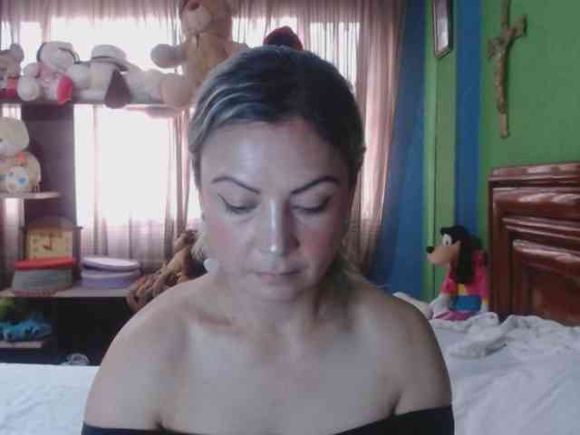 Charlizetheron1 webcam