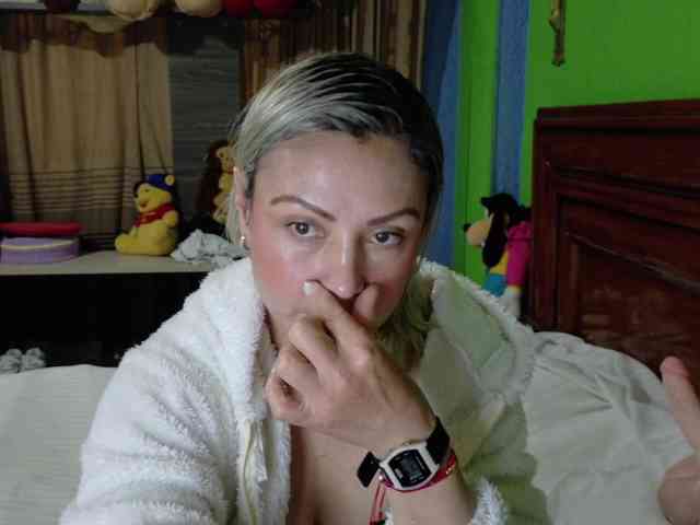 Charlizetheron1 webcam