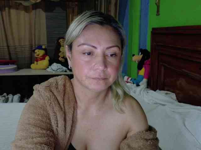 Charlizetheron1 webcam