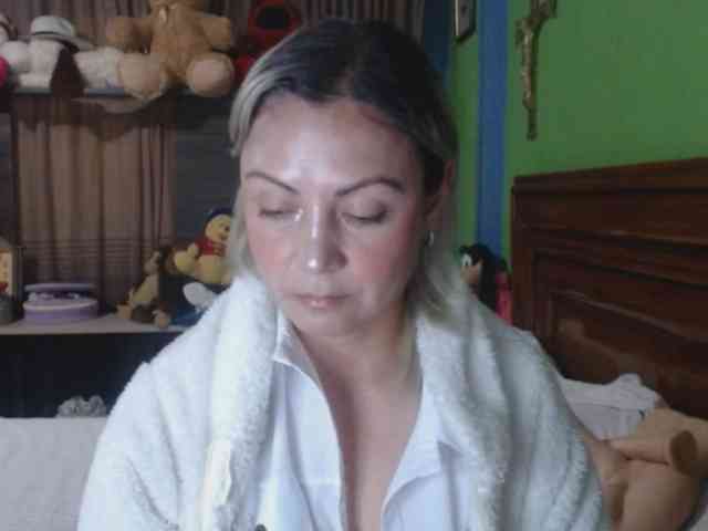 Charlizetheron1 webcam