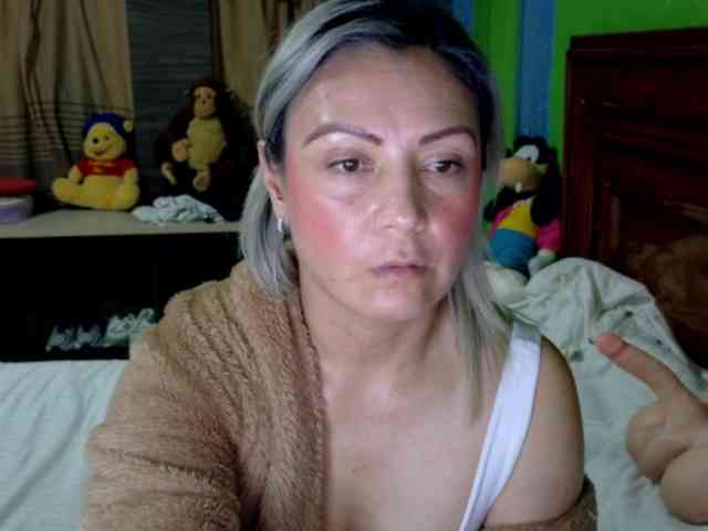 Charlizetheron1 webcam