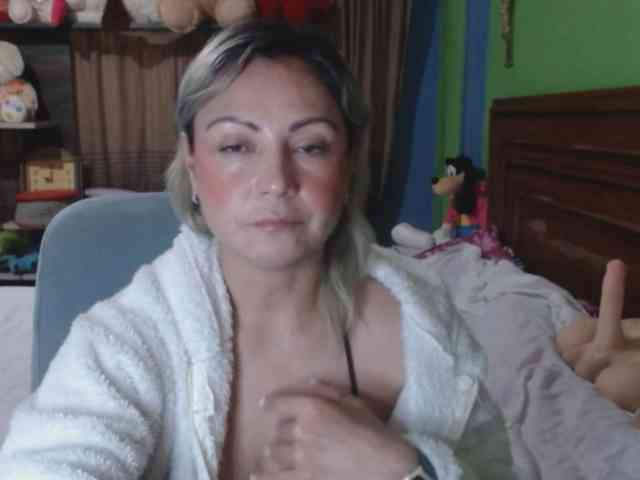 Charlizetheron1 webcam