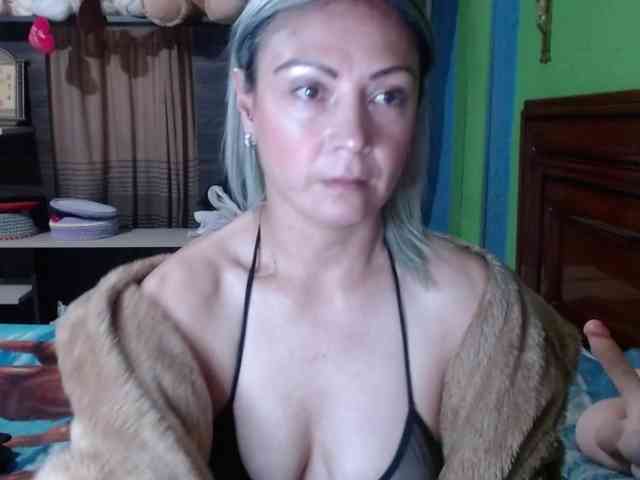 Charlizetheron1 webcam
