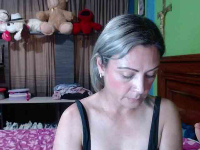 Charlizetheron1 webcam