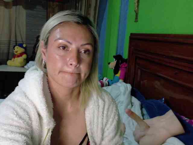 Charlizetheron1 webcam