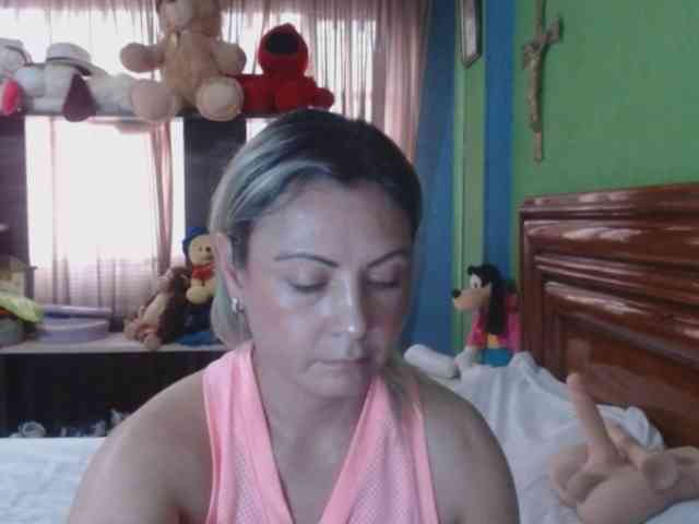 Charlizetheron1 webcam