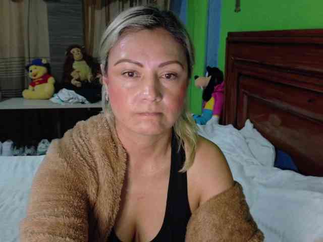 Charlizetheron1 webcam