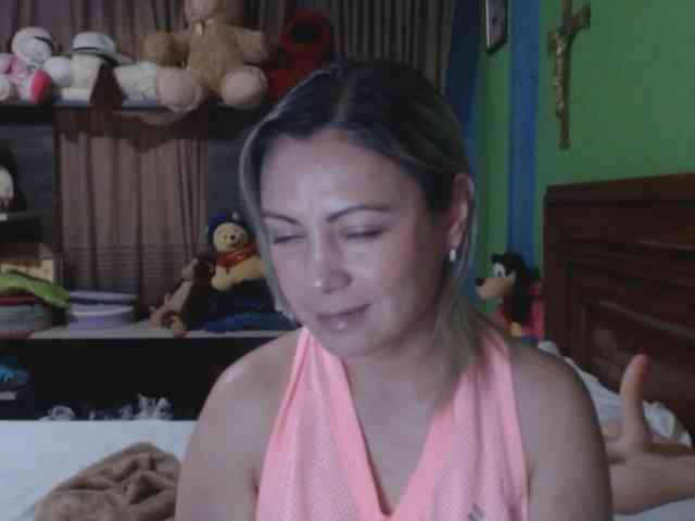 Charlizetheron1 webcam