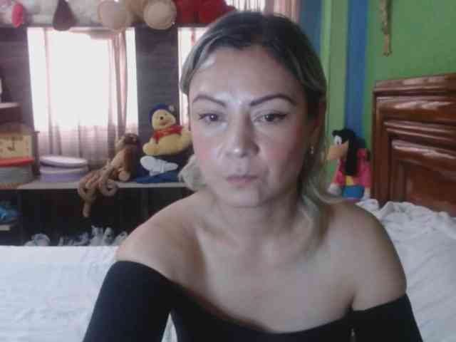 Charlizetheron1 webcam