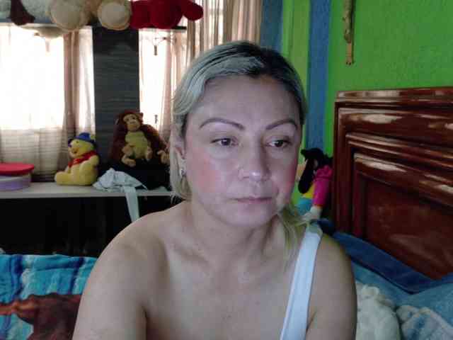 Charlizetheron1 webcam