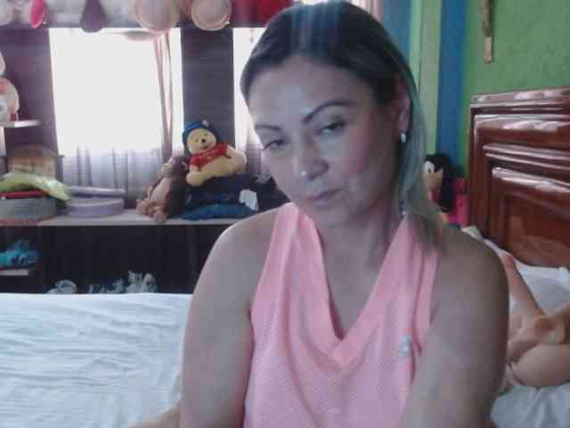 Charlizetheron1 webcam