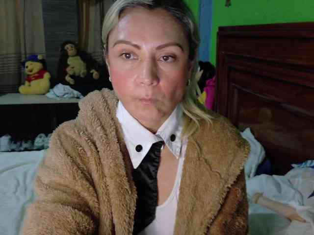 Charlizetheron1 webcam