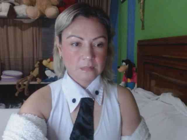 Charlizetheron1 webcam