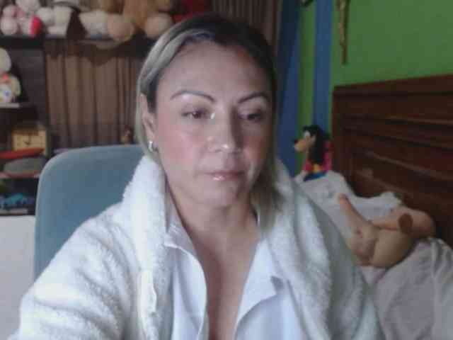 Charlizetheron1 webcam