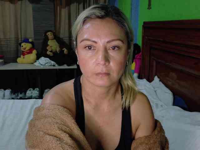 Charlizetheron1 webcam