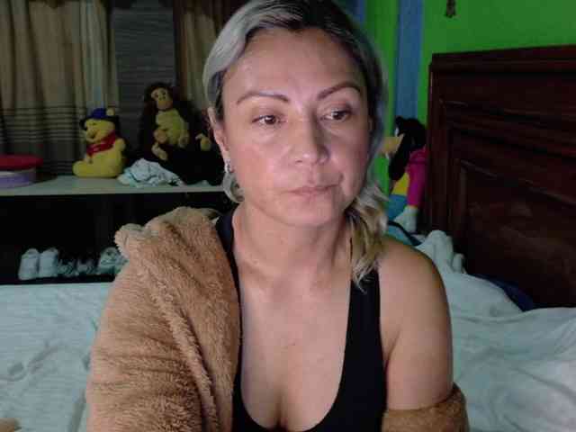 Charlizetheron1 webcam