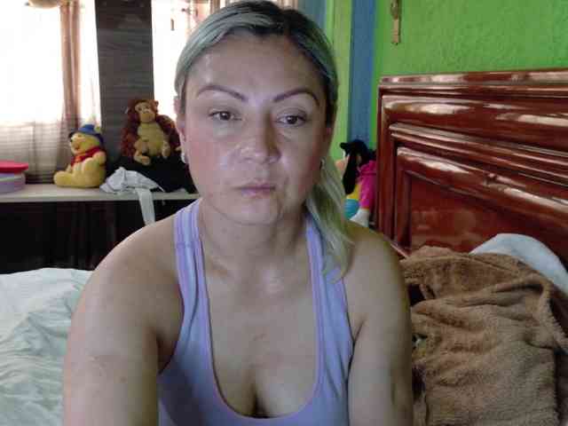 Charlizetheron1 webcam