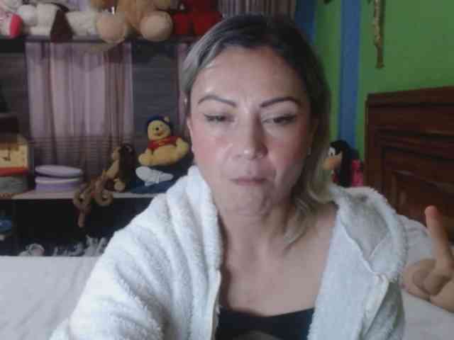 Charlizetheron1 webcam