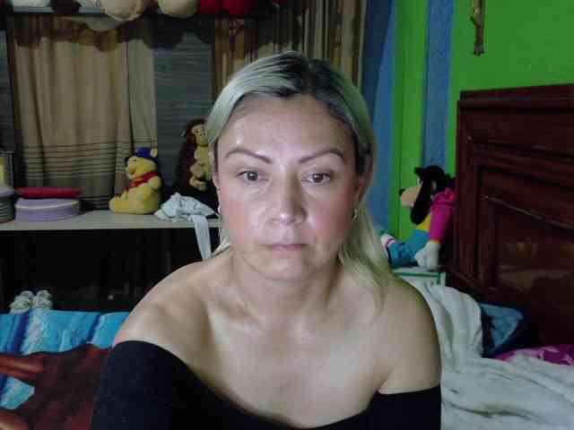 Charlizetheron1 webcam