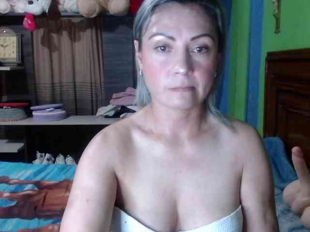 Charlizetheron1 webcam