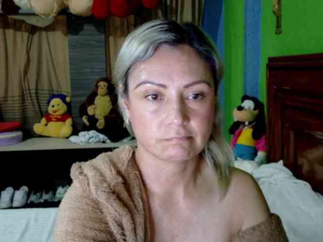 Charlizetheron1 webcam