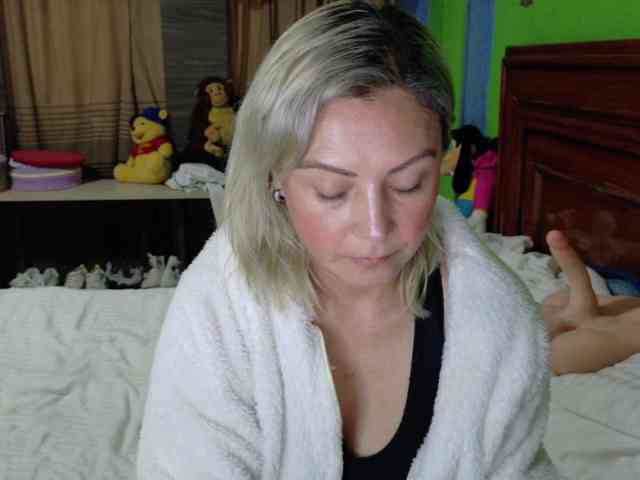 Charlizetheron1 webcam