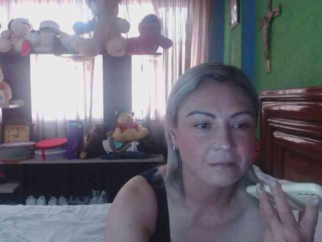 Charlizetheron1 webcam