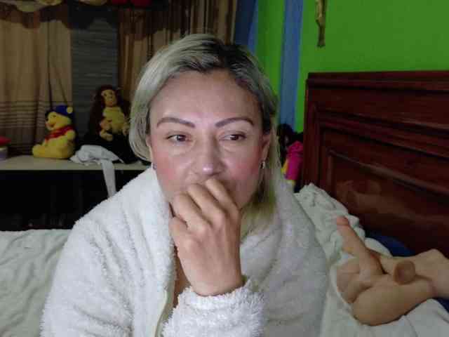 Charlizetheron1 webcam