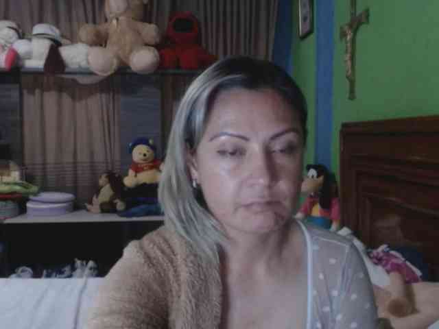 Charlizetheron1 webcam