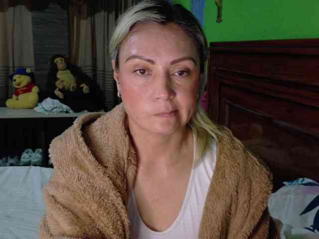 Charlizetheron1 webcam