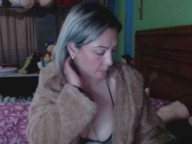 Charlizetheron1 webcam