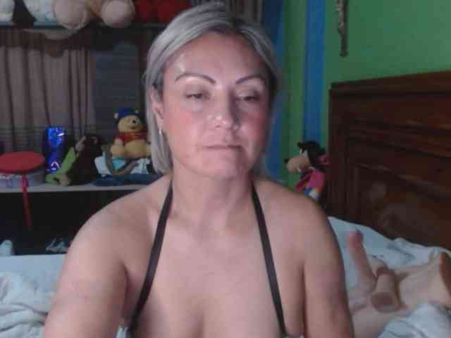 Charlizetheron1 webcam