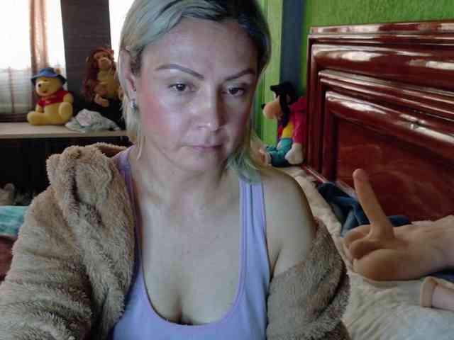 Charlizetheron1 webcam