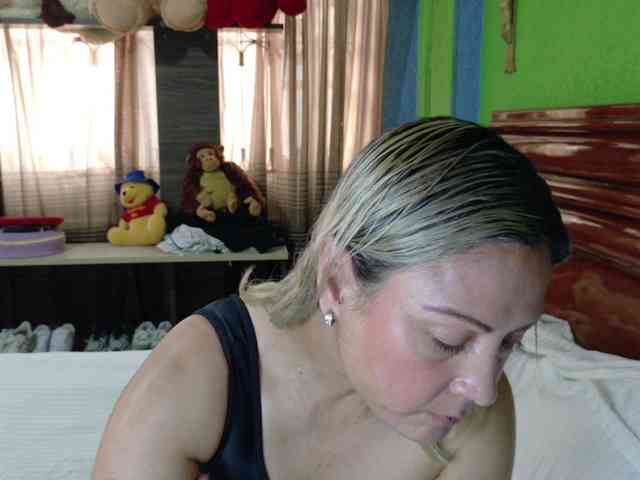 Charlizetheron1 webcam