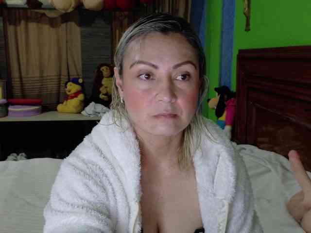 Charlizetheron1 webcam