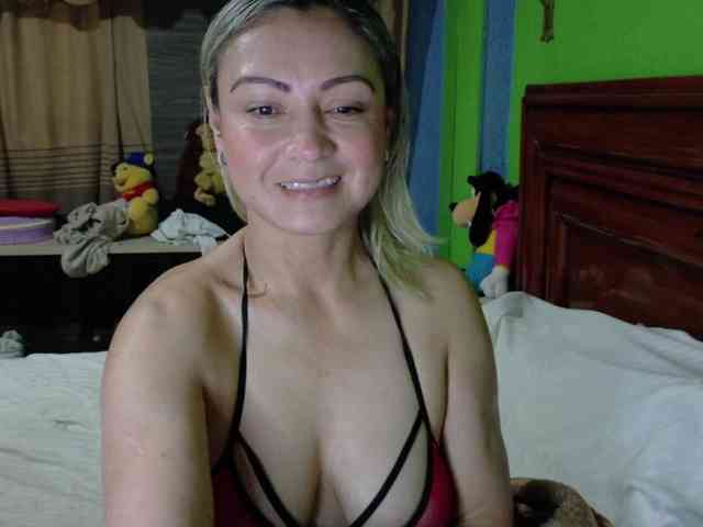 Charlizetheron1 webcam