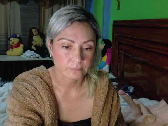 Charlizetheron1 webcam