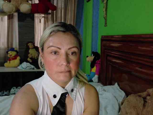 Charlizetheron1 webcam