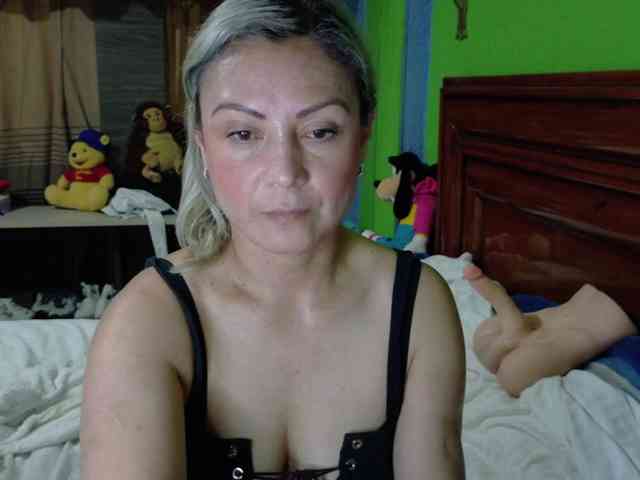 Charlizetheron1 webcam