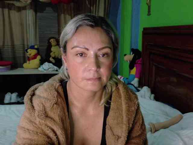 Charlizetheron1 webcam