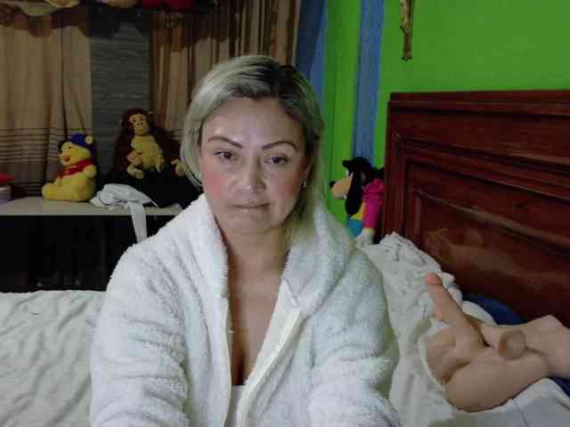 Charlizetheron1 webcam