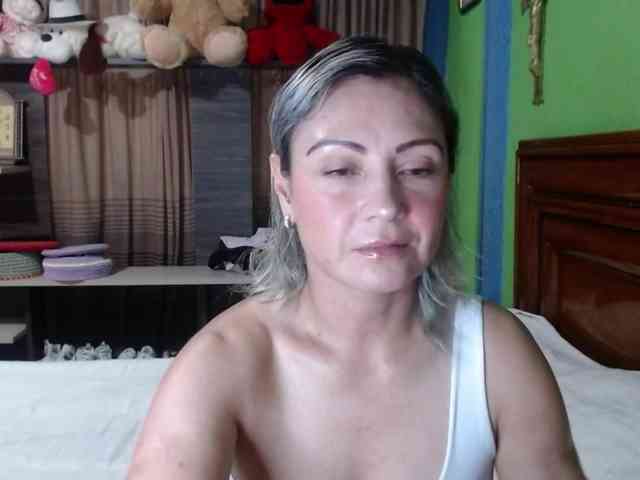 Charlizetheron1 webcam