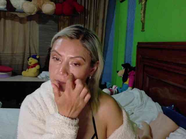 Charlizetheron1 webcam