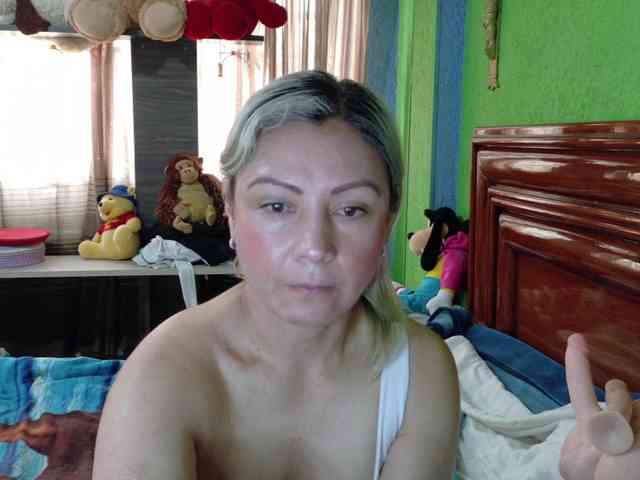 Charlizetheron1 webcam