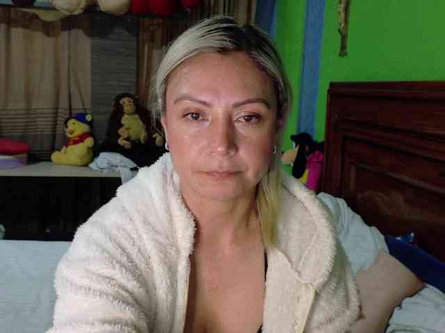 Charlizetheron1 webcam