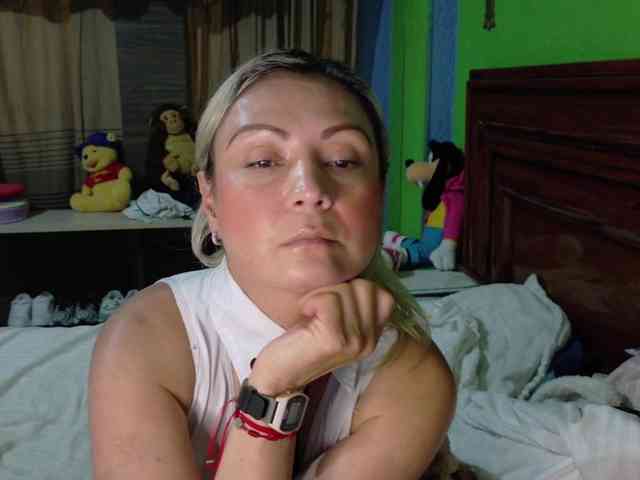 Charlizetheron1 webcam