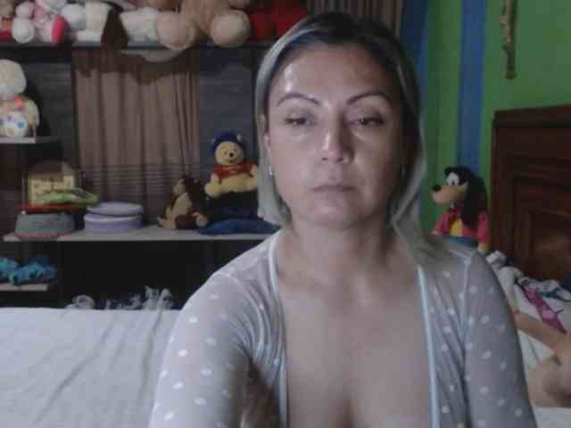 Charlizetheron1 webcam