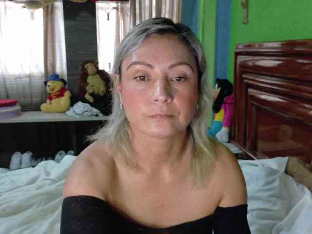 Charlizetheron1 webcam