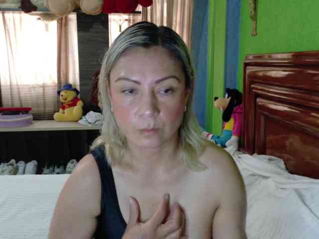 Charlizetheron1 webcam