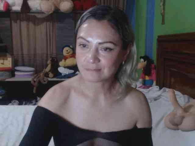 Charlizetheron1 webcam